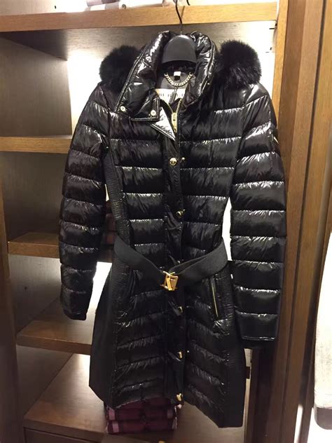 пуховик burberry женский